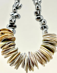 Darea necklace